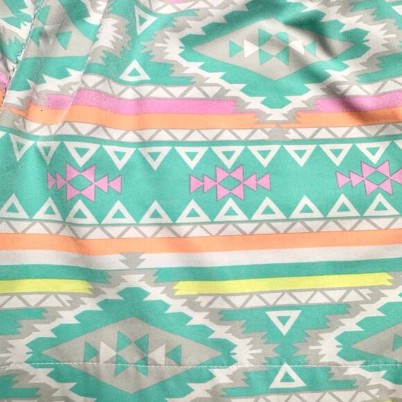 Chubbies | Men | The En Fuegos Pastel Aztec 5.5 Inch Lined Swim Trunks | Medium - Picture 6 of 14